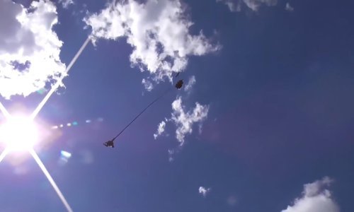 Jeste li ikad vidjeli bungee skok u zrak?
