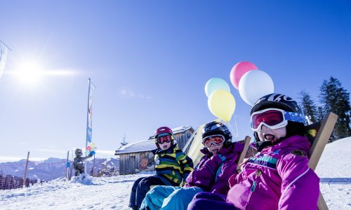 Nemate novca za zimovanje? Ne brinite, skijanje je povoljnije i zanimljivije u travnju