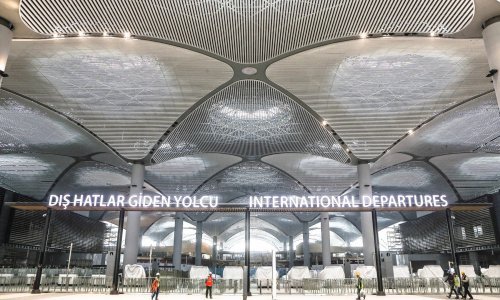 Pogledajte kako izgleda najveći aerodrom na svijetu, za koji se ne zna koliko stoji ni koliko je ljudi stajao života