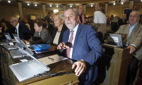 Na popisu onih kojima će Zagreb oprostiti dugove za neplaćene režije su mnoga poznata imena