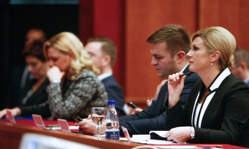 Predsjednica u Opatiji nahvalila Vladu, posebno Pavića i Marića