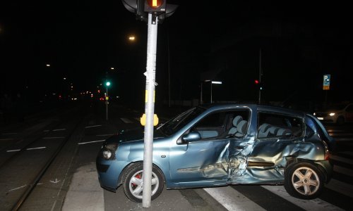 Prometna nesreća zaustavila prometu u centru Zagreba, troje ozlijeđenih