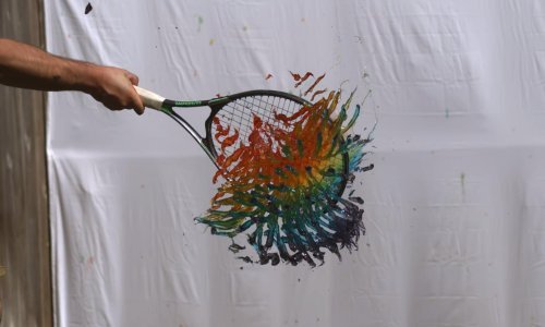 Evo kako izgleda kad udarite žele teniskim reketom
