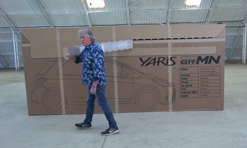 Pogledajte kako je James May otpakirao Toyotu Yaris GRMN iz ogromne kutije