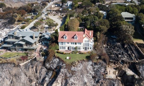 Pravo čudo: Pogledajte kako nakon požara izgleda dom proslavljenog glumca