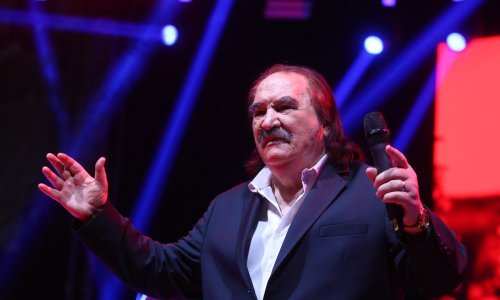 Mišo Kovač predvodio zvijezde u Frankfurtu: Na Hrvatskoj noći raspjevao preko 10 tisuća iseljenika