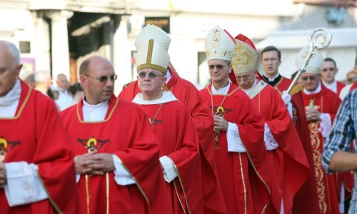 Talijanski biskupi mijenjaju molitvu Oče naš, doznajemo rade li hrvatski biskupi na tome