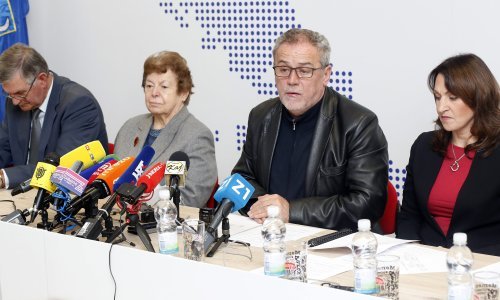 Bandić: Vjerujem da će iduće godini i druga djeca u Hrvatskoj imati besplatne udžbenike