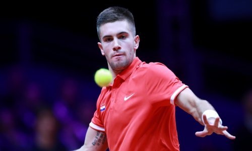 Siloviti Ćorić pregazio nemoćnog Chardyja i doveo Hrvatsku u vodstvo u finalu Davis Cupa