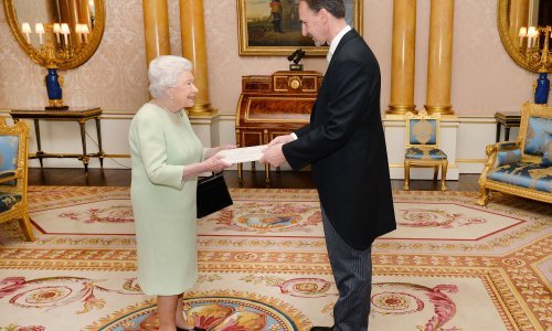 'Pokaz je stručan diplomat, svesti ga na poznanstva je negiranje njegovih zasluga'