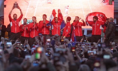 Teniski šampioni stigli na Trg bana Jelačića, dočekale ih tisuće veselih navijača