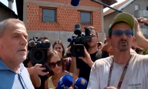 Bandićev 'prijatelj' s Kozari puteva ponovno gomila smeće, zaštitari samo gledaju