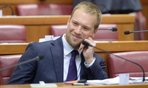 Zastupnici i dalje skupljaju neopravdane: Saucha najviše izostao u veljači - evo koliko će mu mjesečni paušal biti 'tanji'