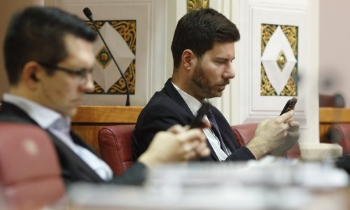 Pernaru propao prijedlog: Je li korektno da alimentaciju plaća otac koji to nije, je li to ispravno, moralno i pošteno?