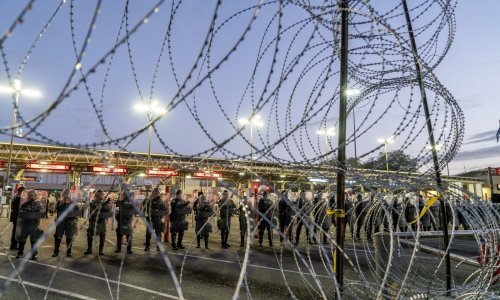 SAD će odbijati azil migrantima koji stižu preko Meksika