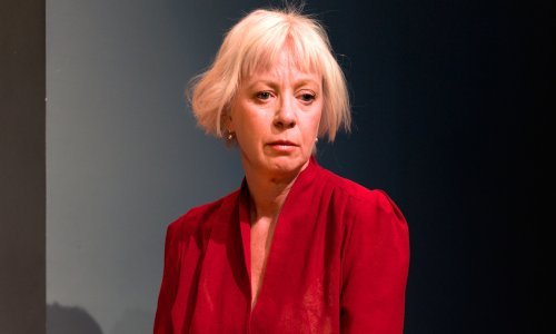 Provokativna američka spisateljica Miranda July u izvedbi Vanje Matujec