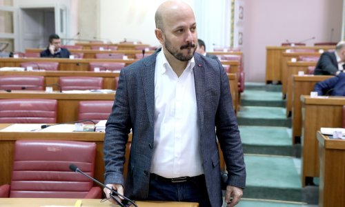 Maras: HDZ-ovci uključeni u političku trgovinu kako bi Bandiću osigurali većinu za proračun