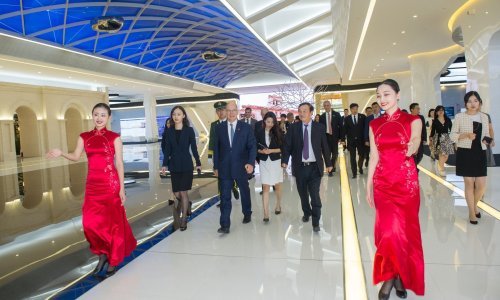 Direktorica Huaweija puštena na uvjetnu slobodu uz paprenu jamčevinu