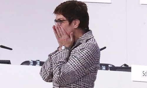 'AKK' nije kopija Angele Merkel, tvrdolinijašica je koja želi 'jaku državu'