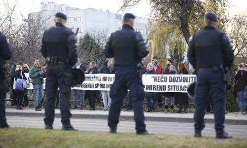 Dobio šakom u glavu jer je viknuo 'Tuđman je zločinac'