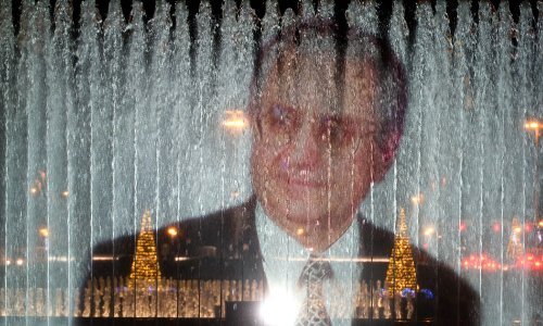 Pogledajte projekciju lika Franje Tuđmana na fontanama u Zagrebu