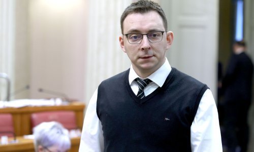 Šest oporbenih zastupnika traži sjednicu Odbora za medije o tužbama HRT-a protiv svojih novinara