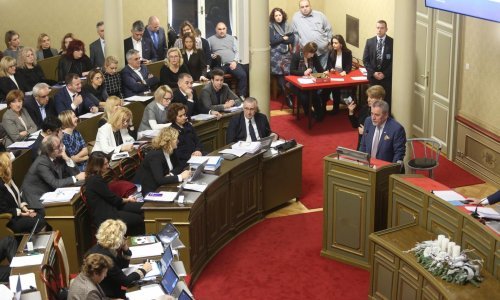 Nakon izglasavanja proračuna sjednica zagrebačke skupštine prekinuta