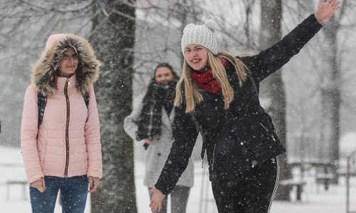 Već danas moguć snijeg, a planirate li doček Nove na otvorenom spremite se na veliku hladnoću