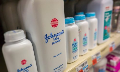 Šokantna vijest: Johnson & Johnson desetljećima znao za azbest u puderu za bebe
