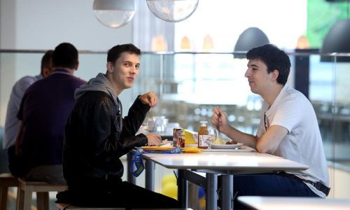 Od koga Ikein restoran nabavlja hranu?