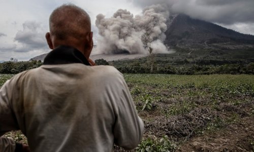 Na indonezijskom otoku Sulawesiju erumpirao vulkan Soputan