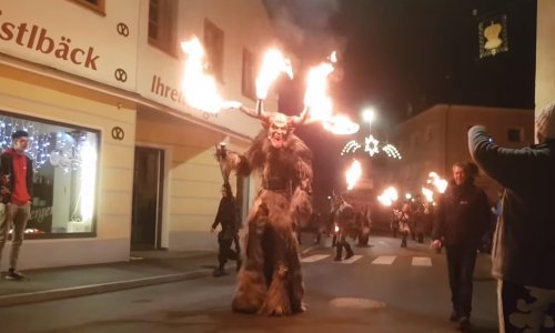 Pogledajte Krampuse koji su prošetali austrijskim gradićem