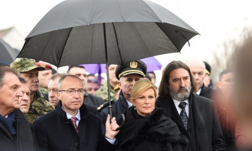 Grabar-Kitarović: Gašenje Rafinerije Sisak značit će daljnje iseljavanje