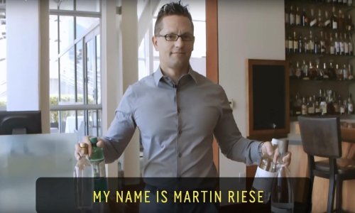 Znamo da je potpuno blesavo, ali ipak pogledajte: Ovaj tip je sommelier za - vodu!