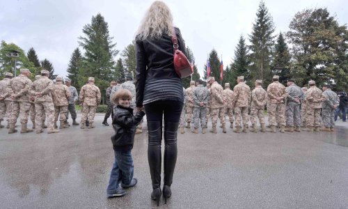 Delo: Slovenska vojska postala je igračka u rukama političara