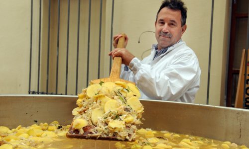 Znate li odakle sve dolazi slasni bakalar koji će završiti na blagdanskim tanjurima? Mogli biste se iznenaditi