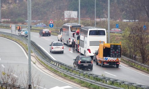 Pas na autocesti, autobus u kvaru, gužva na rotoru... Stanje u prometu pogoršava se iz sata u sat