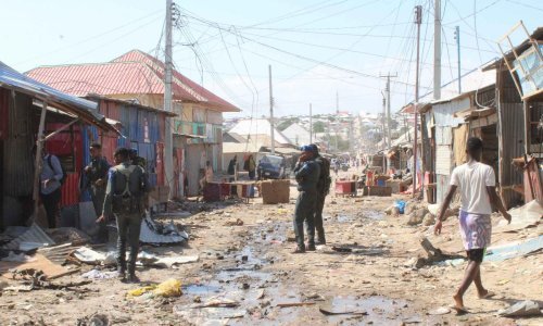 U napadu u somalskoj prijestolnici ubijene najmanje 22 osobe, među njima i istaknuti novinar