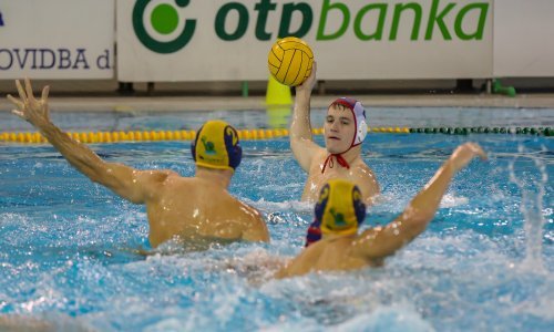 Jug više nego uvjerljiv, Mladost do finala tek nakon drame peteraca