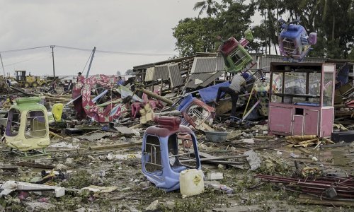 U tsunamiju u Indoneziji poginulo 429 ljudi, traga se za nestalima