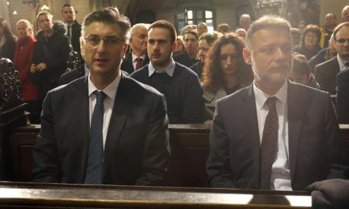 Plenković i Jandroković u prvim redovima na božićnoj misi u zagrebačkoj katedrali