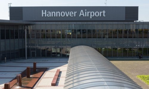 Zračni promet u Hannoveru ponovno u funkciji nakon što je našmrkani vozač uletio na pistu