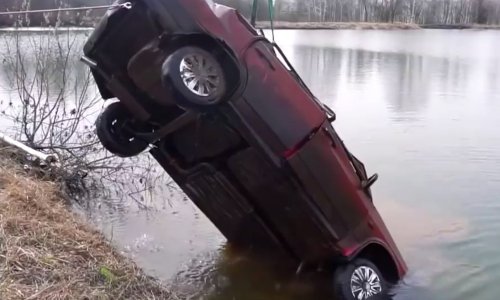 Je li moguće pokrenuti motor automobila nakon šest mjeseci pod vodom?