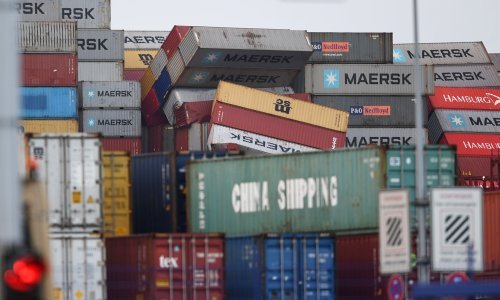 Pronađene opasne kemikalije nakon pada kontejnera s broda