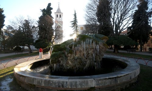 Zaleđene fontane, smrznuti ljudi: Pogledajte kako je hladnoća okovala Hrvatsku