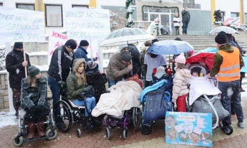 Dok su građani u Novskoj davali potporu oboljelima HZZO se oglasio o Spinrazi