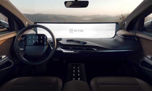 Mislite da je Teslin infotainment displej prevelik? U ovaj automobil ugrađen je 48-inčni