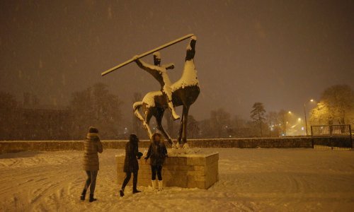 [FOTO/VIDEO] Pogledajte bajkovite prizore iz Sinja; palo više od 20 centimetara snijega i ne namjerava stati