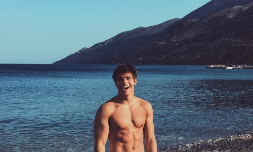 Nakon princa Harryja on je preuzeo titulu najpoželjnijeg kraljevskog neženje