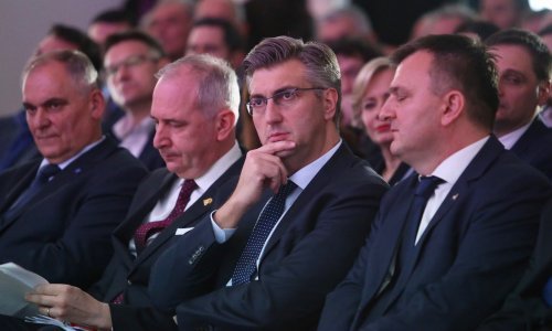 Plenković: Vlada će u ponedjeljak poništiti natječaj o nabavci borbenih aviona